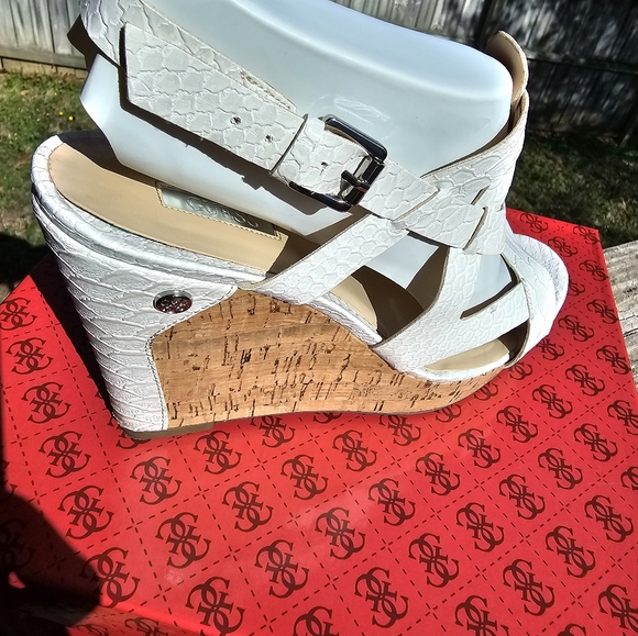 Shoes - Picture 7 of 9